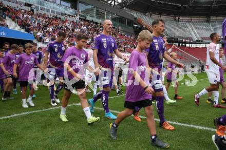 Fussball Bundesliga.  SK Austria Klagenfurt gegen FK Austria Wien.   Christopher Wernitznig, Nicolas Wimmer (Klagenfurt). Klagenfurt, am 28.8.2022. 
Foto: Kuess

---
pressefotos, pressefotografie, kuess, qs, qspictures, sport, bild, bilder, bilddatenbank