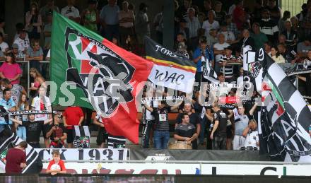 Fussball Bundesliga.  WAC gegen SK Austria Klagenfurt.  Fans WAC. Wolfsberg, am 4.9..2022. 
Foto: Kuess

---
pressefotos, pressefotografie, kuess, qs, qspictures, sport, bild, bilder, bilddatenbank