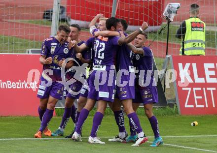 Fussball Bundesliga.  WAC gegen SK Austria Klagenfurt.  Torjubel Markus Pink, Christopher Cvetko, Florian Rieder, Sinan Karweina, Andrew Irving, Christopher Wernitznig (Klagenfurt). Wolfsberg, am 4.9..2022. 
Foto: Kuess

---
pressefotos, pressefotografie, kuess, qs, qspictures, sport, bild, bilder, bilddatenbank