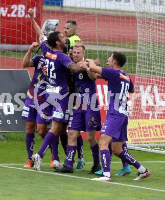 Fussball Bundesliga.  WAC gegen SK Austria Klagenfurt. Torjubel Markus Pink, Christopher Cvetko, Florian Rieder, Sinan Karweina, Andrew Irving  (Klagenfurt). Wolfsberg, am 4.9..2022. 
Foto: Kuess

---
pressefotos, pressefotografie, kuess, qs, qspictures, sport, bild, bilder, bilddatenbank