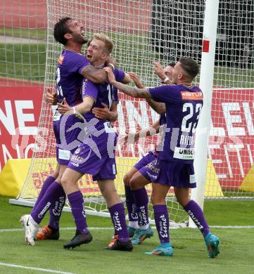 Fussball Bundesliga.  WAC gegen SK Austria Klagenfurt.  Torjubel Markus Pink, Christopher Cvetko, Florian Rieder (Klagenfurt). Wolfsberg, am 4.9..2022. 
Foto: Kuess

---
pressefotos, pressefotografie, kuess, qs, qspictures, sport, bild, bilder, bilddatenbank