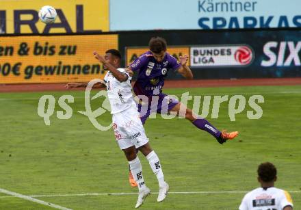 Fussball Bundesliga.  WAC gegen SK Austria Klagenfurt.  Maurice Maximilian Malone,   (WAC),  Thorsten Mahrer  (Klagenfurt). Wolfsberg, am 4.9..2022. 
Foto: Kuess

---
pressefotos, pressefotografie, kuess, qs, qspictures, sport, bild, bilder, bilddatenbank