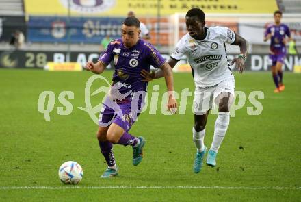 Fussball Bundesliga.  SK Austria Klagenfurt gegen SK Puntigamer Sturm Graz.  Sinan Karweina  (Klagenfurt), , Amadou Dante  (Graz). Klagenfurt, am 11.9..2022. 
Foto: Kuess

---
pressefotos, pressefotografie, kuess, qs, qspictures, sport, bild, bilder, bilddatenbank