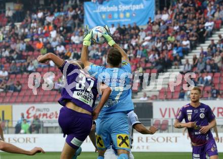 Fussball Bundesliga.  SK Austria Klagenfurt gegen SK Puntigamer Sturm Graz.   Nicolas Wimmer, (Klagenfurt),   Joerg Siebenhandl  (Graz). Klagenfurt, am 11.9..2022. 
Foto: Kuess

---
pressefotos, pressefotografie, kuess, qs, qspictures, sport, bild, bilder, bilddatenbank