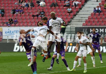 Fussball Bundesliga.  SK Austria Klagenfurt gegen SK Puntigamer Sturm Graz.  Nicolas Wimmer, Christopher Wernitznig,   (Klagenfurt),   Gregory Wuetrich, Emmanuel Esseh Emegha (Graz). Klagenfurt, am 11.9..2022. 
Foto: Kuess

---
pressefotos, pressefotografie, kuess, qs, qspictures, sport, bild, bilder, bilddatenbank