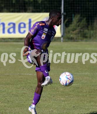 Fussball Testspiel. SK Austria Klagenfurt gegen GAK.  Solomon Bonnah (Klagenfurt). St. Michael im Lavanttal, am 23.9.2022.
Foto: Kuess
---
pressefotos, pressefotografie, kuess, qs, qspictures, sport, bild, bilder, bilddatenbank