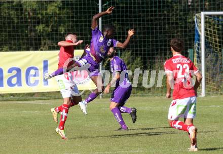 Fussball Testspiel. SK Austria Klagenfurt gegen GAK.  Solomon Bonnah (Klagenfurt),  Daniel Kalajdzic (GAK). St. Michael im Lavanttal, am 23.9.2022.
Foto: Kuess
---
pressefotos, pressefotografie, kuess, qs, qspictures, sport, bild, bilder, bilddatenbank