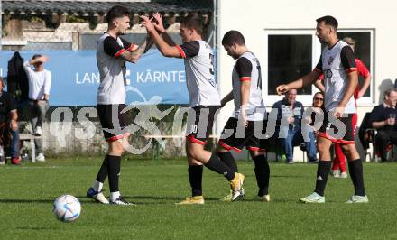 Fussball. 1. KLasse D. Sittersdorf gegen Rueckersdorf.  Torjubel Patrick Schorli  (Sittersdorf),    (Rueckersdorf).  Sittersdorf, am 2.10.2022. 
Foto: Kuess
---
pressefotos, pressefotografie, kuess, qs, qspictures, sport, bild, bilder, bilddatenbank