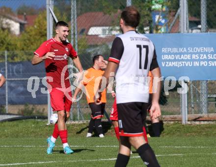 Fussball. 1. KLasse D. Sittersdorf gegen Rueckersdorf. Torjubel Klemen Ofic, (Rueckersdorf).  Sittersdorf, am 2.10.2022. 
Foto: Kuess
---
pressefotos, pressefotografie, kuess, qs, qspictures, sport, bild, bilder, bilddatenbank