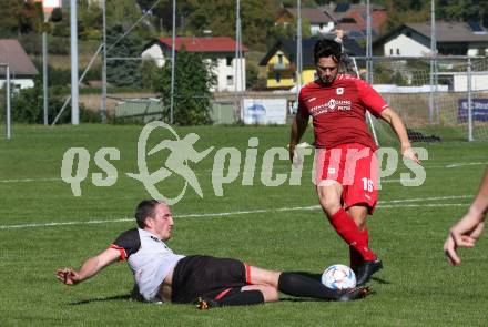 Fussball. 1. KLasse D. Sittersdorf gegen Rueckersdorf.   Pascal Urch (Sittersdorf),  Thorsten Wintschnig  (Rueckersdorf).  Sittersdorf, am 2.10.2022. 
Foto: Kuess
---
pressefotos, pressefotografie, kuess, qs, qspictures, sport, bild, bilder, bilddatenbank