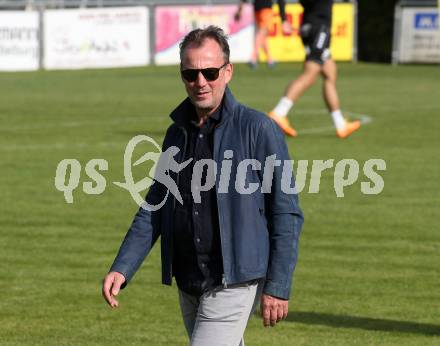 Fussball. Kaerntner Liga.  Bleiburg gegen ASK.  Trainer  Dietmar Thuller (ASK).  Bleiburg,  am 2.10.2022. 
Foto: Kuess
---
pressefotos, pressefotografie, kuess, qs, qspictures, sport, bild, bilder, bilddatenbank