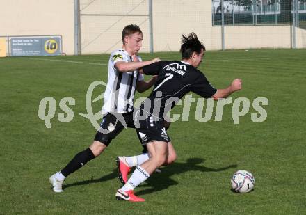 Fussball. Kaerntner Liga.  Bleiburg gegen ASK.  Marcel Florian Primozic  (Bleiburg),  Val Zaletel Cernos  (ASK).  Bleiburg,  am 2.10.2022. 
Foto: Kuess
---
pressefotos, pressefotografie, kuess, qs, qspictures, sport, bild, bilder, bilddatenbank