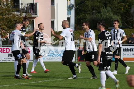 Fussball. Kaerntner Liga.  Bleiburg gegen ASK.  Torjubel   (Bleiburg).  Bleiburg,  am 2.10.2022.
Foto: Kuess
---
pressefotos, pressefotografie, kuess, qs, qspictures, sport, bild, bilder, bilddatenbank