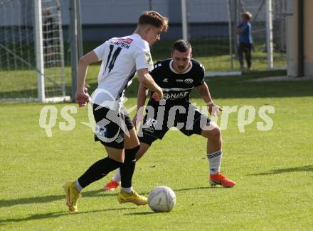 Fussball. Kaerntner Liga.  Bleiburg gegen ASK.  Marcel Moertl  (Bleiburg),  Pascal Fabian Lorenz  (ASK).  Bleiburg,  am 2.10.2022. 
Foto: Kuess
---
pressefotos, pressefotografie, kuess, qs, qspictures, sport, bild, bilder, bilddatenbank