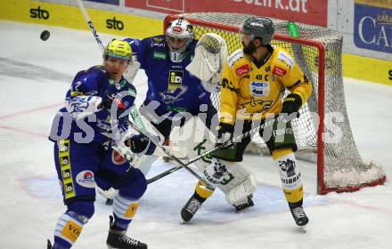 EBEL. Eishockey Bundesliga. VSV gegen HC Pustertal Woelfe.  Arturs Kulda, Jean Philippe Lamoureux,  (VSV),  Raphael Andergassen (Pustertal). Villach, am 14.10.2022.
Foto: Kuess
www.qspictures.net
---
pressefotos, pressefotografie, kuess, qs, qspictures, sport, bild, bilder, bilddatenbank