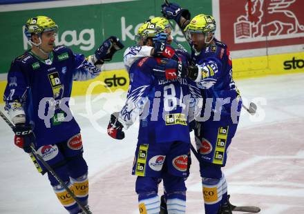 EBEL. Eishockey Bundesliga. VSV gegen HC Pustertal Woelfe.  Torjubel Arturs Kulda, Andrew Desjardins, Marco Richter (VSV). Villach, am 14.10.2022.
Foto: Kuess
www.qspictures.net
---
pressefotos, pressefotografie, kuess, qs, qspictures, sport, bild, bilder, bilddatenbank