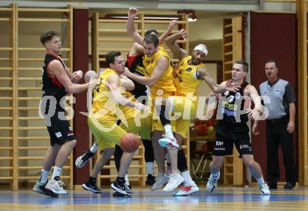 Basketball 2. Liga 2022/2023. Grunddurchgang 2. Runde.  Woerthersee Piraten gegen  Mattersburg Rocks. Jan-Arne Apschner, Maximilian Kunovjanek, Shawn L. Ray (Piraten),   Robert Dembskis, Marc Toth (Mattersburg). Klagenfurt, am 15.10.2022.
Foto: Kuess
www.qspictures.net
---
pressefotos, pressefotografie, kuess, qs, qspictures, sport, bild, bilder, bilddatenbank