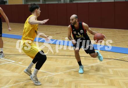 Basketball 2. Liga 2022/2023. Grunddurchgang 2. Runde.  Woerthersee Piraten gegen  Mattersburg Rocks.  Felix Leindecker  (Piraten),   Dominik Alturban (Mattersburg). Klagenfurt, am 15.10.2022.
Foto: Kuess
www.qspictures.net
---
pressefotos, pressefotografie, kuess, qs, qspictures, sport, bild, bilder, bilddatenbank