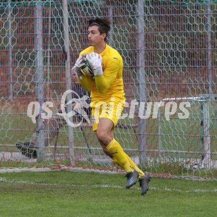 Fussball. Kaerntner Liga.  KAC gegen Atus Ferlach.   Fabian Rabinig (KAC).  Klagenfurt,  am 15.10.2022. 
Foto: Kuess
---
pressefotos, pressefotografie, kuess, qs, qspictures, sport, bild, bilder, bilddatenbank