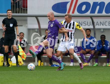 Fussball Bundesliga. SK Austria Klagenfurt gegen LASK   Nicolas Wimmer (Klagenfurt),  Thomas Goiginger (LASK). Klagenfurt, am 15.10.2022.
Foto: Kuess
---
pressefotos, pressefotografie, kuess, qs, qspictures, sport, bild, bilder, bilddatenbank