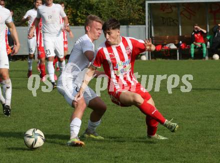 Fussball. Kaerntner Liga.  KAC gegen Atus Ferlach.  Florijan Lampic  (KAC),   Marjan Ogris-Martic (Ferlach).  Klagenfurt,  am 15.10.2022. 
Foto: Kuess
---
pressefotos, pressefotografie, kuess, qs, qspictures, sport, bild, bilder, bilddatenbank