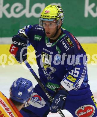 EBEL. Eishockey Bundesliga. EC VSV gegen Migross Supermercati Asiago Hockey.  Robert Sabolic (VSV). Villach, am 18.10.2022.
Foto: Kuess
www.qspictures.net
---
pressefotos, pressefotografie, kuess, qs, qspictures, sport, bild, bilder, bilddatenbank