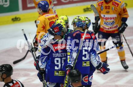 EBEL. Eishockey Bundesliga. EC VSV gegen Migross Supermercati Asiago Hockey.  Torjiubel Andrew Desjardins, Nicolas Rivett-Mattinen, Blaz Tomazevic, Philipp Lindner, Dominik Grafenthin (VSV). Villach, am 18.10.2022.
Foto: Kuess
www.qspictures.net
---
pressefotos, pressefotografie, kuess, qs, qspictures, sport, bild, bilder, bilddatenbank