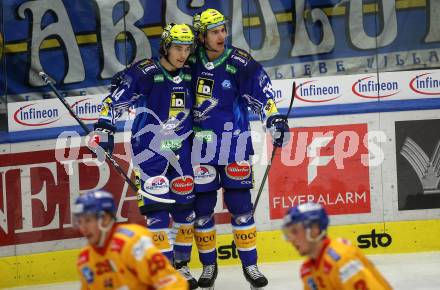 EBEL. Eishockey Bundesliga. EC VSV gegen Migross Supermercati Asiago Hockey.  Torjubel Johannes Tschurnig, Felix Maxa (VSV). Villach, am 18.10.2022.
Foto: Kuess
www.qspictures.net
---
pressefotos, pressefotografie, kuess, qs, qspictures, sport, bild, bilder, bilddatenbank