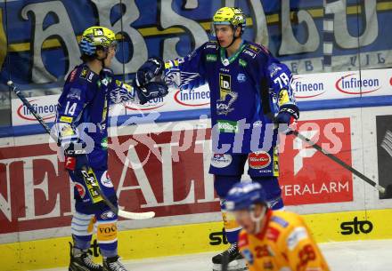 EBEL. Eishockey Bundesliga. EC VSV gegen Migross Supermercati Asiago Hockey.  Torjubel Johannes Tschurnig, Felix Maxa (VSV). Villach, am 18.10.2022.
Foto: Kuess
www.qspictures.net
---
pressefotos, pressefotografie, kuess, qs, qspictures, sport, bild, bilder, bilddatenbank