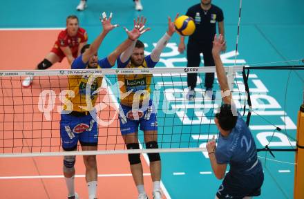 Volleyball. CEV Cup. SK Zadruga Aich/Dob gegen Calcit Kamnik.   Filip Madjunkov, Redi Bakiri (Aich/Dob). Bleiburg, am 19.10.2022.
Foto: Kuess
---
pressefotos, pressefotografie, kuess, qs, qspictures, sport, bild, bilder, bilddatenbank