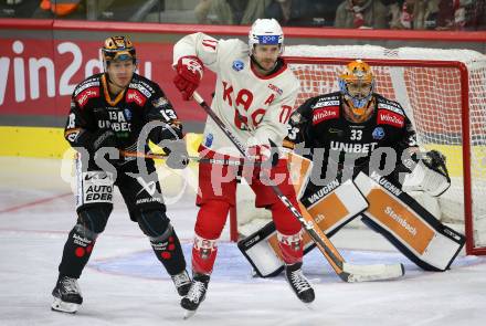 EBEL. Eishockey Bundesliga. EC KAC gegen  Steinbach Black Wings 1992.  Manuel Ganahl, (KAC),  Gerd Kragl, Thomas Hoeneckl   (Black Wings). Klagenfurt, am 21.10.2022.
Foto: Kuess
www.qspictures.net
---
pressefotos, pressefotografie, kuess, qs, qspictures, sport, bild, bilder, bilddatenbank