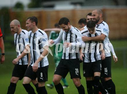 Fussball. Kaerntner Liga. Bleiburg gegen Lendorf.   Torjubel Grega Klaric (Bleiburg). Bleiburg, am 22.10.2022.
Foto: Kuess
---
pressefotos, pressefotografie, kuess, qs, qspictures, sport, bild, bilder, bilddatenbank