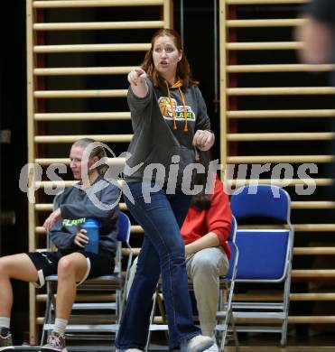 Basketball Damen Superliga. Grunddurchgang 4. Runde. KOS Celovec Damen gegen Basket Flames Women.  Trainerin Rossitza Tzarova-Andonova (Basket Flames). Klagenfurt, 22.10.2022.
Foto: Kuess
---
pressefotos, pressefotografie, kuess, qs, qspictures, sport, bild, bilder, bilddatenbank