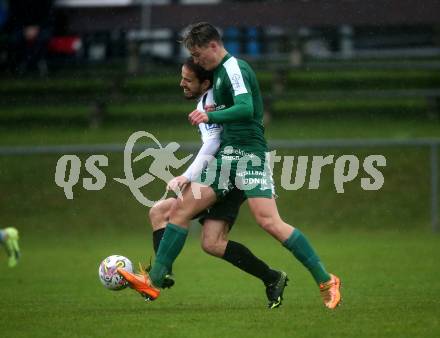 Fussball. Kaerntner Liga. Bleiburg gegen Lendorf.  Grega Klaric  (Bleiburg),  Sandro Christoph Morgenstern  (Lendorf). Bleiburg, am 22.10.2022.
Foto: Kuess
---
pressefotos, pressefotografie, kuess, qs, qspictures, sport, bild, bilder, bilddatenbank