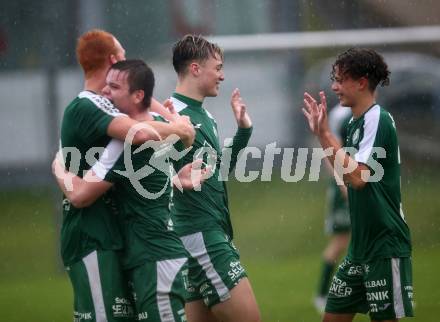 Fussball. Kaerntner Liga. Bleiburg gegen Lendorf.    Jubel Sandro Christoph Morgenstern, Johannes Brunner  (Lendorf). Bleiburg, am 22.10.2022.
Foto: Kuess
---
pressefotos, pressefotografie, kuess, qs, qspictures, sport, bild, bilder, bilddatenbank