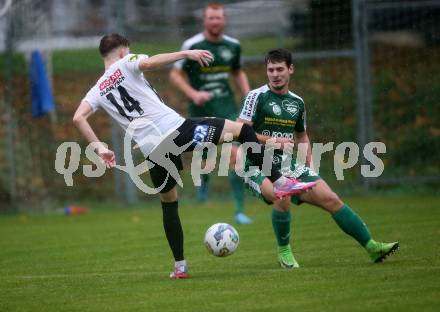 Fussball. Kaerntner Liga. Bleiburg gegen Lendorf.   Marcel Moertl (Bleiburg),  Lukas Fabian Baumgartner  (Lendorf). Bleiburg, am 22.10.2022.
Foto: Kuess
---
pressefotos, pressefotografie, kuess, qs, qspictures, sport, bild, bilder, bilddatenbank