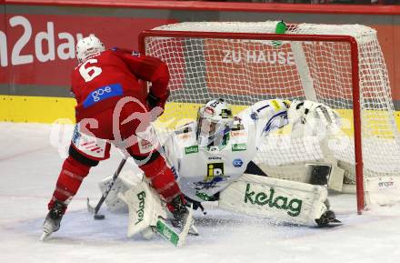 EBEL. Eishockey Bundesliga. EC KAC gegen  VSV.   Lucas Lessio, (KAC),  Jean Philippe Lamoureux   (VSV). Klagenfurt, am 26.10.2022.
Foto: Kuess
www.qspictures.net
---
pressefotos, pressefotografie, kuess, qs, qspictures, sport, bild, bilder, bilddatenbank