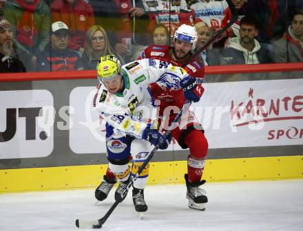 EBEL. Eishockey Bundesliga. EC KAC gegen  VSV.  Steven Strong,  (KAC),   Blaz Tomazevic (VSV). Klagenfurt, am 26.10.2022.
Foto: Kuess
www.qspictures.net
---
pressefotos, pressefotografie, kuess, qs, qspictures, sport, bild, bilder, bilddatenbank