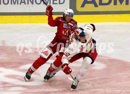 EBEL. Eishockey Bundesliga. EC KAC gegen  EC Red Bull Salzburg.  Luka Gomboc, (KAC),    Paul Huber  (Salzburg). Klagenfurt, am 30.10.2022.
Foto: Kuess
www.qspictures.net
---
pressefotos, pressefotografie, kuess, qs, qspictures, sport, bild, bilder, bilddatenbank