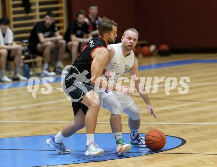 Basketball 2. Liga 2022/2023. Grunddurchgang 4. Runde.  KOS Celovec gegen  Mistelbach Mustangs.  Tim Huber  (KOS),  Jan Kozina (Mistelbach Mustangs). Klagenfurt, am 29.10.2022.
Foto: Kuess
www.qspictures.net
---
pressefotos, pressefotografie, kuess, qs, qspictures, sport, bild, bilder, bilddatenbank