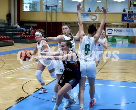 Basketball Damen Superliga. Grunddurchgang 5. Runde. KOS Celovec Damen gegen Vienna United Women.  Lena WeiÃenbrunner, Alina Seher  (KOS),  Marie-Christine Loderer (Vienna United Women). Klagenfurt, 29.10.2022.
Foto: Kuess
---
pressefotos, pressefotografie, kuess, qs, qspictures, sport, bild, bilder, bilddatenbank