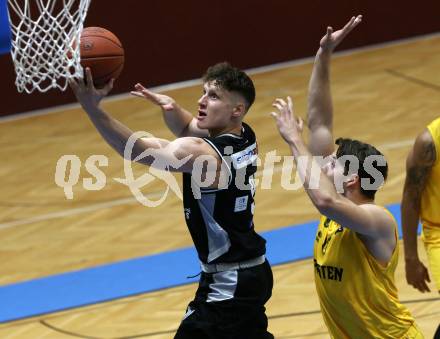 Basketball 2. Liga 2022/2023. Grunddurchgang 4. Runde.  	Woerthersee Piraten gegen  SWARCO RAIDERS Tirol.  Alexander Pirker  (Piraten), Ziga Habat  (Tirol). Klagenfurt, am 30.10.2022.
Foto: Kuess
www.qspictures.net
---
pressefotos, pressefotografie, kuess, qs, qspictures, sport, bild, bilder, bilddatenbank