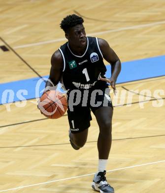 Basketball 2. Liga 2022/2023. Grunddurchgang 4. Runde.  	Woerthersee Piraten gegen  SWARCO RAIDERS Tirol.  Dennis Acheampong (Tirol). Klagenfurt, am 30.10.2022.
Foto: Kuess
www.qspictures.net
---
pressefotos, pressefotografie, kuess, qs, qspictures, sport, bild, bilder, bilddatenbank