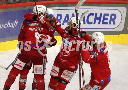 EBEL. Eishockey Bundesliga. EC KAC gegen  EC Red Bull Salzburg.   Torjubel Nicholas Eric Petersen, Rok Ticar, Lucas Lessio (KAC). Klagenfurt, am 30.10.2022.
Foto: Kuess
www.qspictures.net
---
pressefotos, pressefotografie, kuess, qs, qspictures, sport, bild, bilder, bilddatenbank