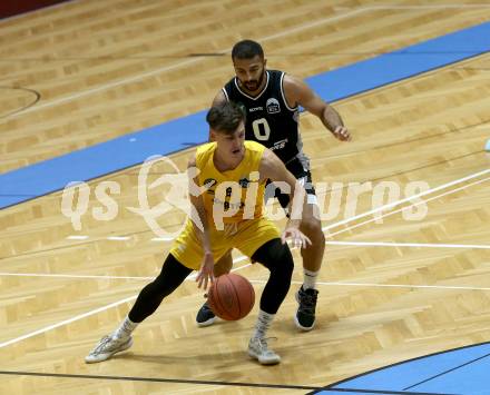 Basketball 2. Liga 2022/2023. Grunddurchgang 4. Runde.  	Woerthersee Piraten gegen  SWARCO RAIDERS Tirol.  Felix Leindecker  (Piraten), Lisandro Pascasio  (Tirol). Klagenfurt, am 30.10.2022.
Foto: Kuess
www.qspictures.net
---
pressefotos, pressefotografie, kuess, qs, qspictures, sport, bild, bilder, bilddatenbank