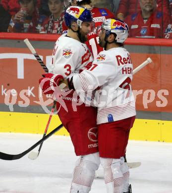 EBEL. Eishockey Bundesliga. EC KAC gegen  EC Red Bull Salzburg.  Torjubel Peter Schneider, Dominique Heinrich  (Salzburg). Klagenfurt, am 30.10.2022.
Foto: Kuess
www.qspictures.net
---
pressefotos, pressefotografie, kuess, qs, qspictures, sport, bild, bilder, bilddatenbank