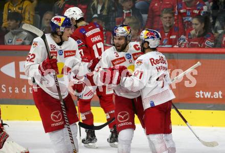 EBEL. Eishockey Bundesliga. EC KAC gegen  EC Red Bull Salzburg.  Torjubel Peter Schneider, Dominique Heinrich, Paul Huber (Salzburg). Klagenfurt, am 30.10.2022.
Foto: Kuess
www.qspictures.net
---
pressefotos, pressefotografie, kuess, qs, qspictures, sport, bild, bilder, bilddatenbank