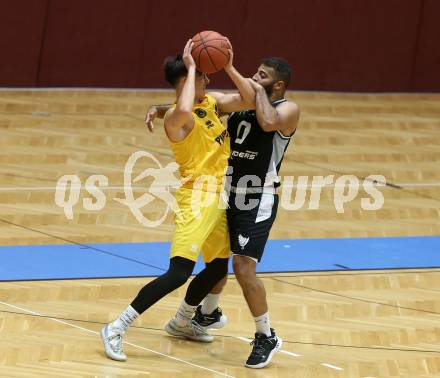 Basketball 2. Liga 2022/2023. Grunddurchgang 4. Runde.  	Woerthersee Piraten gegen  SWARCO RAIDERS Tirol.   Felix Leindecker (Piraten),  Lisandro Pascasio (Tirol). Klagenfurt, am 30.10.2022.
Foto: Kuess
www.qspictures.net
---
pressefotos, pressefotografie, kuess, qs, qspictures, sport, bild, bilder, bilddatenbank