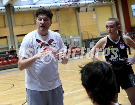 Basketball Damen Superliga. Grunddurchgang 5. Runde. KOS Celovec Damen gegen Vienna United Women. Trainer Vedran Schuch (Vienna United Women). Klagenfurt, 29.10.2022.
Foto: Kuess
---
pressefotos, pressefotografie, kuess, qs, qspictures, sport, bild, bilder, bilddatenbank