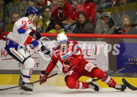 EBEL. Eishockey Bundesliga. EC KAC gegen  HC Innsbruck - Die Haie.  Matthew Fraser,  (KAC), Adam Helewka   (Innsbruck). Klagenfurt, am 1.11.2022.
Foto: Kuess
www.qspictures.net
---
pressefotos, pressefotografie, kuess, qs, qspictures, sport, bild, bilder, bilddatenbank